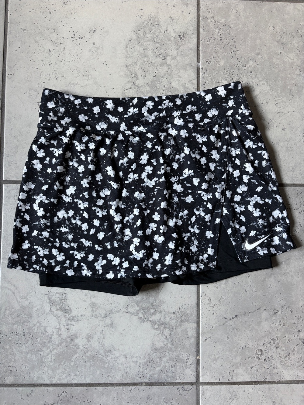 Nike Women’s Black and White Floral Athletic Skort